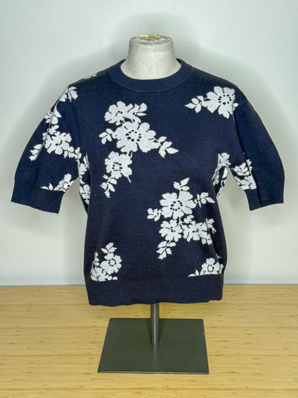 Ann Taylor Floral Jacquard Sweater Tee in Navy Size Small